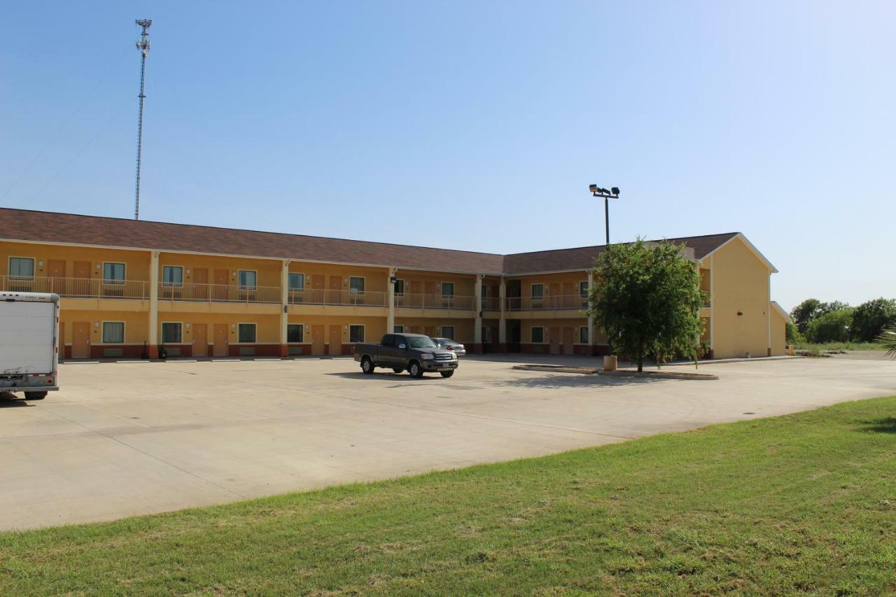 Horizon Inn & Suites Pearsall 外观 照片