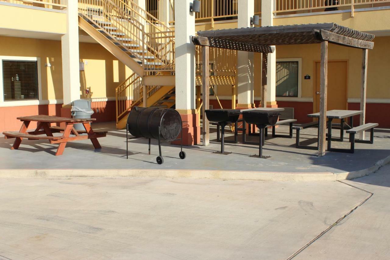 Horizon Inn & Suites Pearsall 外观 照片